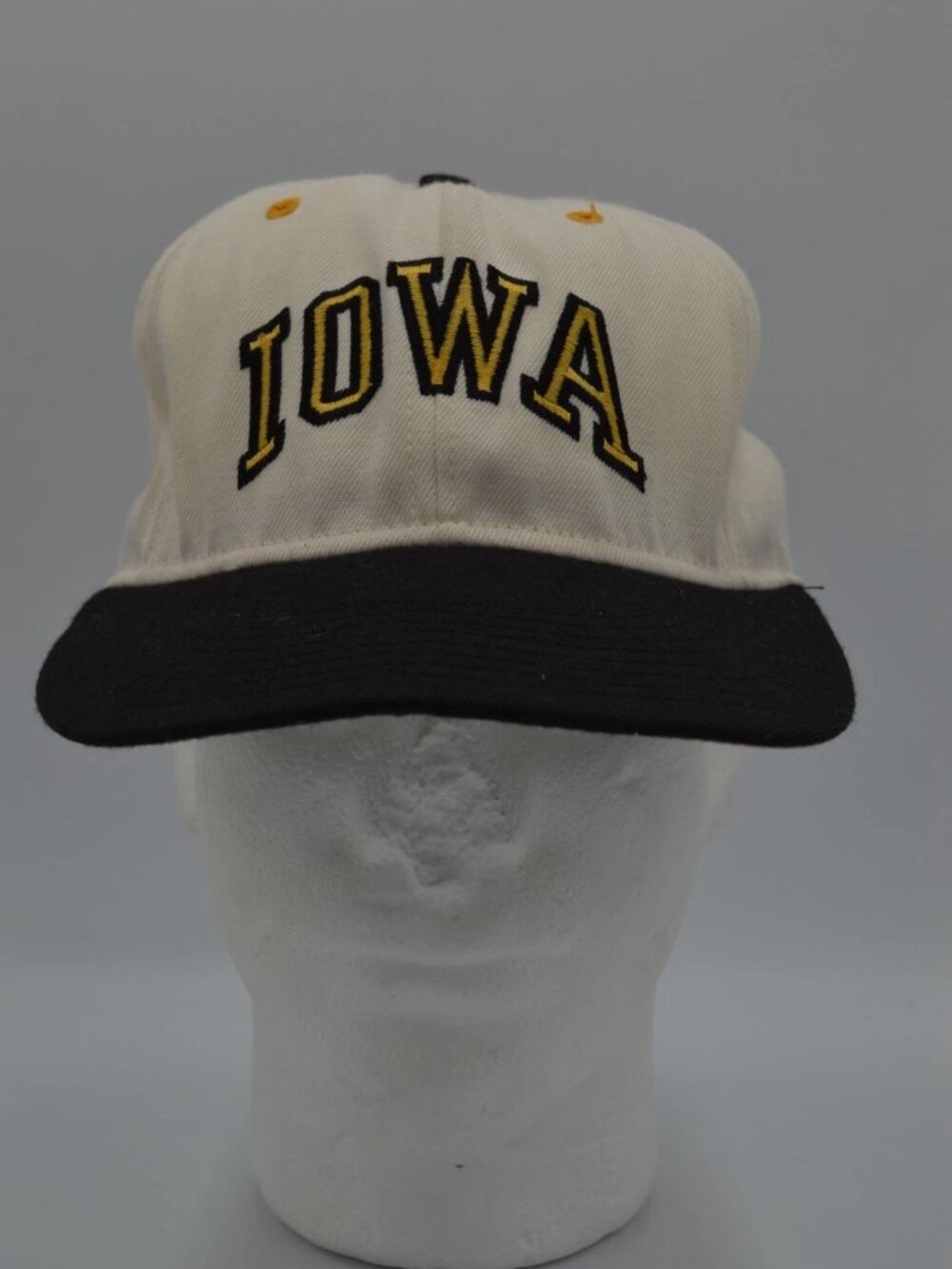 Vintage 90s Roxxi Mens Ivory Iowa Hawkeyes Snapback Hat Outdoor USA Made 7 3/8